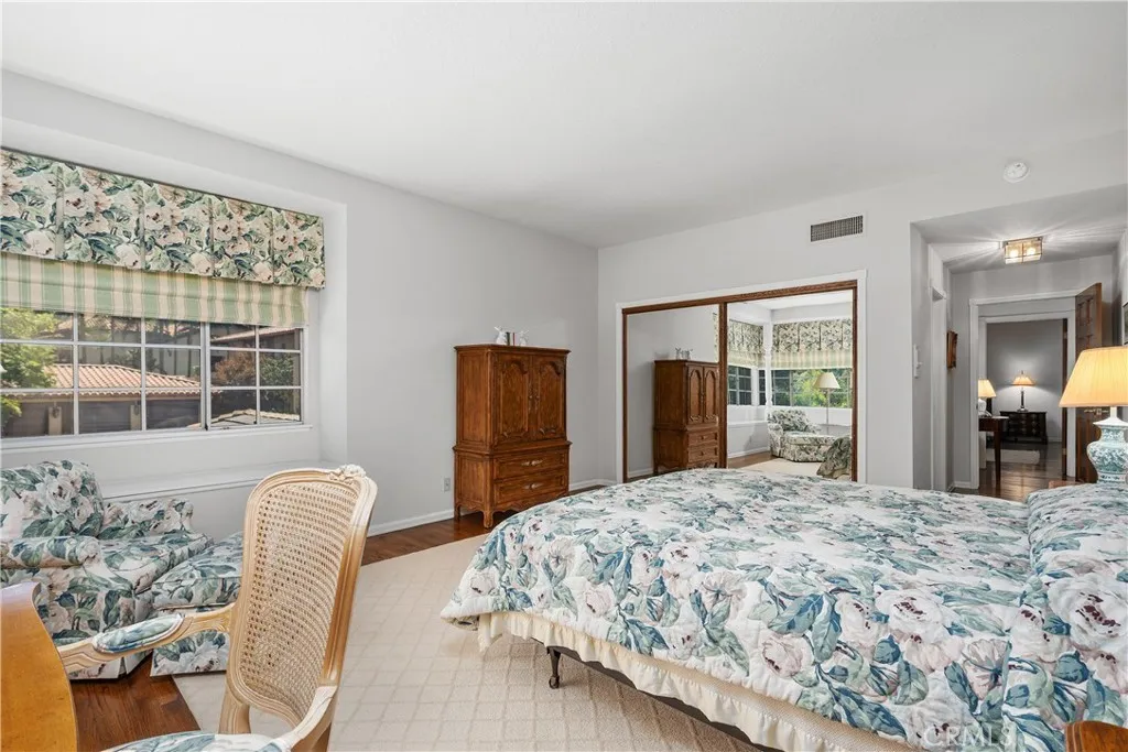 4751 Westchester Drive, Woodland Hills, California 91364 home-pic-24